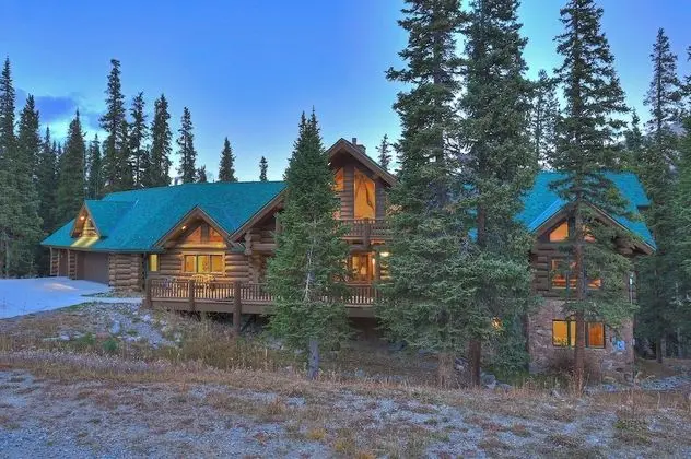 Pine Forest Lodge - Dış Mekan