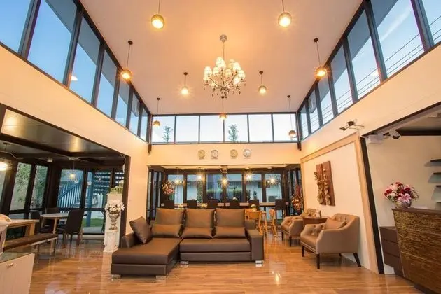 The Pine Golf & Lodge - Lobi