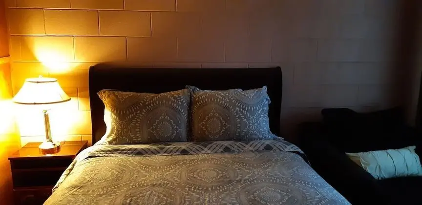 Pine Grove Motel - Öne Çıkan Resim