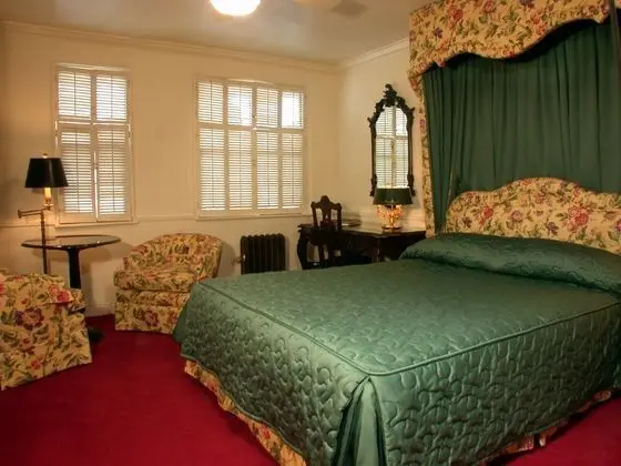Pine Inn