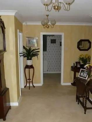 Pine Lodge Bed & Breakfast - Lobi