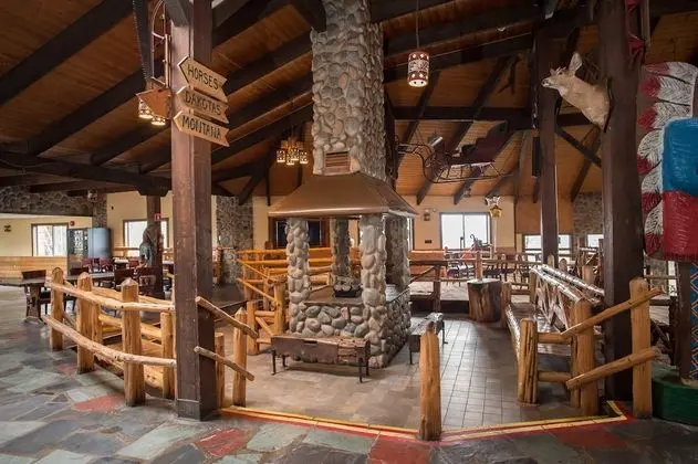 Pine Ridge Dude Ranch - Lobi