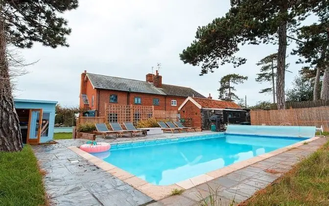 Pine Tree Cottage, Easton