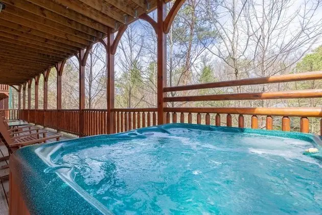 Pine Tree Lodge