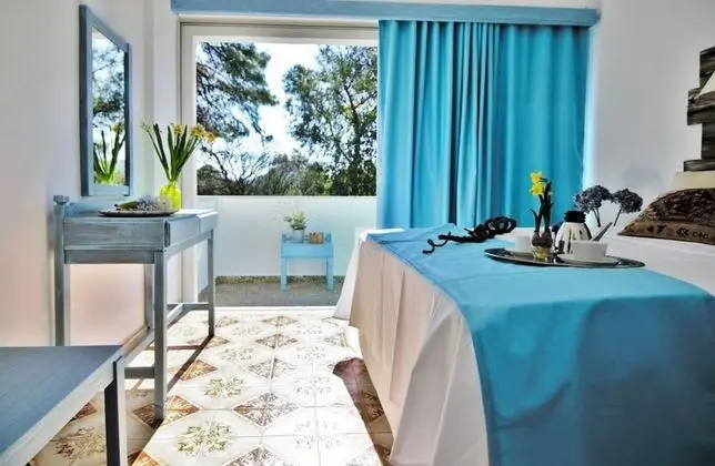 Pine Trees Art Hotel - Oda