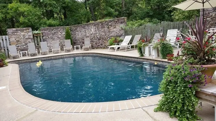 Pineapple Hill Inn Bed & Breakfast - Havuz