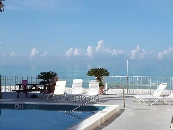Pineapple Villas on Laguna Beach - Havuz