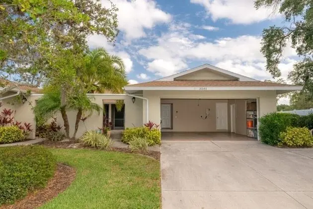 Pinecrafts Edge ~ 15 Minutes To Beaches ~ Sleeps 6