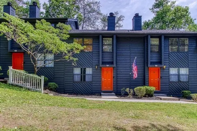Pinecrest Townhomes-1KING and 2BUNK UNIT