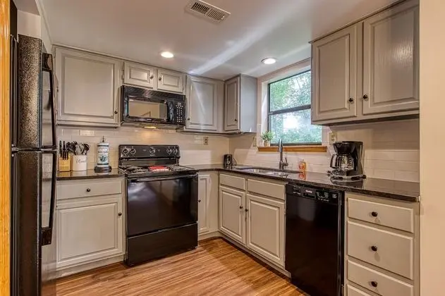 Pinecrest Townhomes-1KING and 2BUNK UNIT - Mutfak