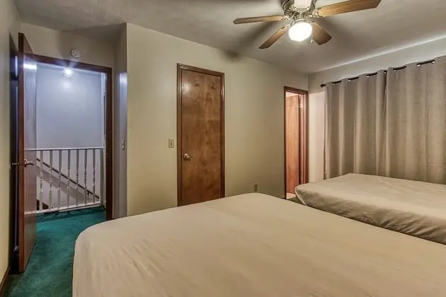 Pinecrest Townhomes - Oda