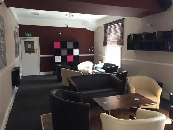 The Pines Guest Accommodation - Lobi