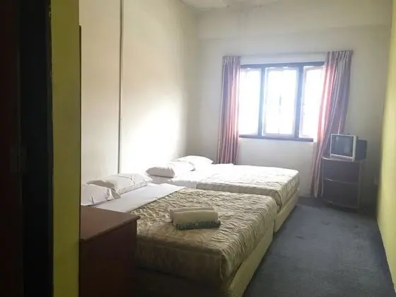 Pines and Roses Hotel - Oda