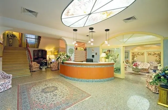 Hotel Pineta - Lobi