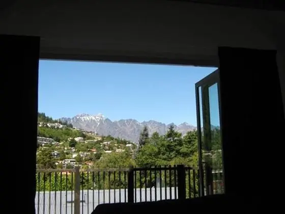 Pinewood Lodge - Backpacker