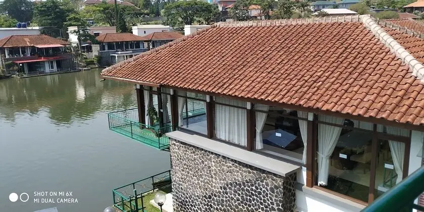 Villa Pinggir Danau Puncak for 30 pax