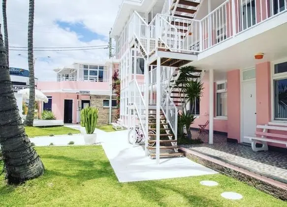The Pink Hotel Coolangatta - Dış Mekan