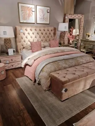 Pink Flowers Suites Women Only