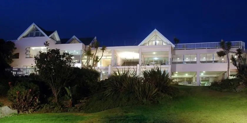 The Pink Lodge on the Beach