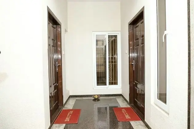 Pink Petals Service Apartments - Dış Mekan
