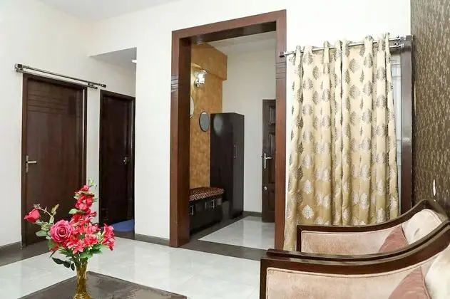 Pink Petals Service Apartments - İç Mekan