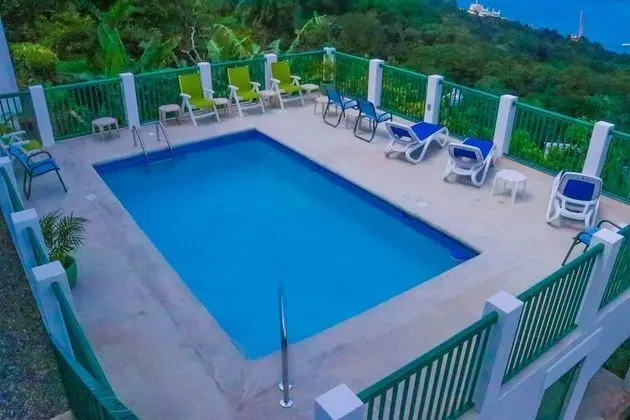 Pink Rock Bed & Breakfast - Havuz