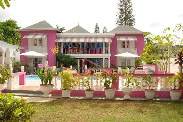 PinkHibiscus Guest House - Dış Mekan