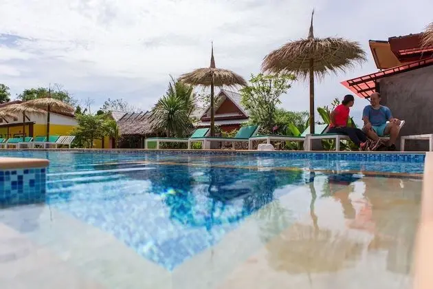Pinky Bungalows Resort - Havuz