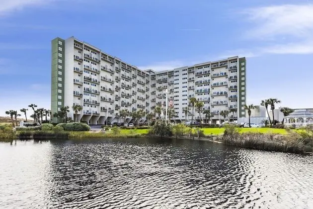 Pinnacle Port by Book That Condo - Öne Çıkan Resim