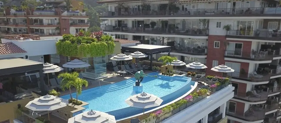 Pinnacle Resorts 179 - Adults Only