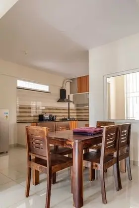 Pinnacle Serviced Apartments - Yerinde Yemek