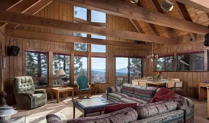 Pinnacle View