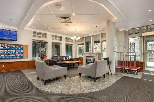 Pinnacle Hotel Whistler - Lobi