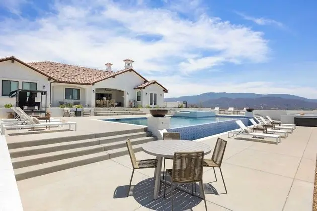 Pinot Point by Avantstay Massive Estate, 10 Mins From Temecula Wineries - Dış Mekan