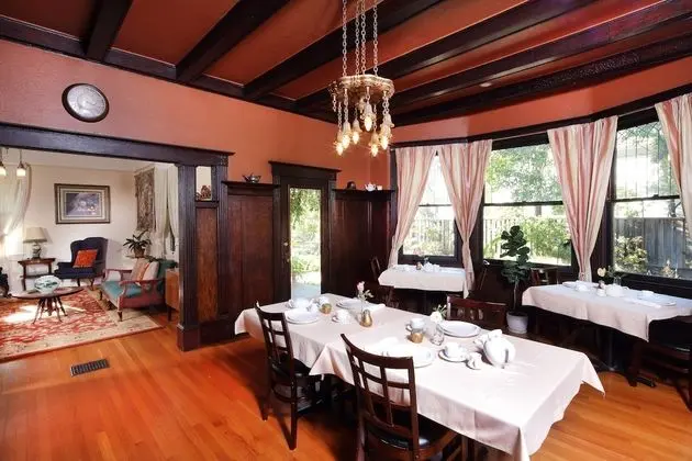 Pinschower Inn - Yerinde Yemek