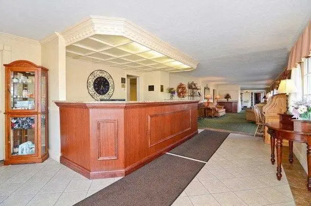 Pioneer Inn & Suites