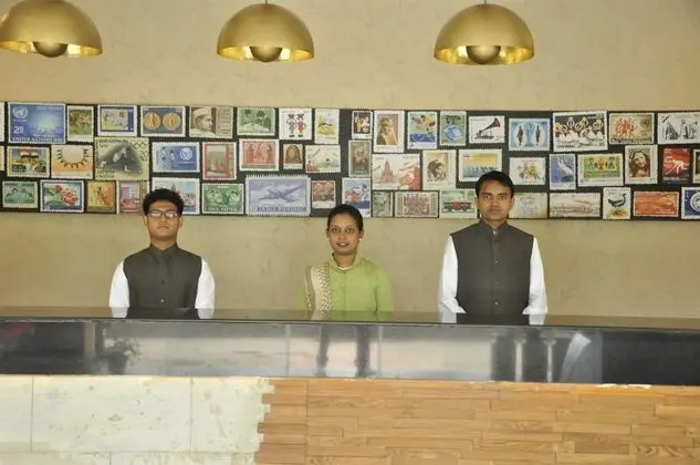 Pipal Tree Hotel - Lobi