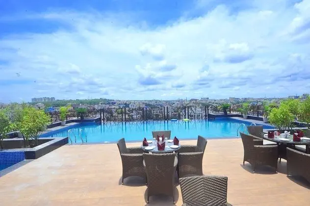 Pipul Padmaja Premium and Convention - Havuz