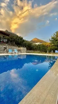 Pir Efes Konaklari - Genel