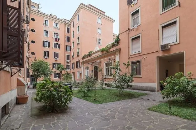 Piramide & Testaccio Design Flat