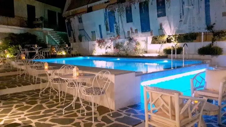 Pirofani Hotel