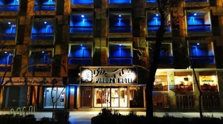 Piroozy Isfahan Hotel