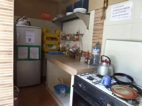 Pirwa Colonial Hostel - Mutfak