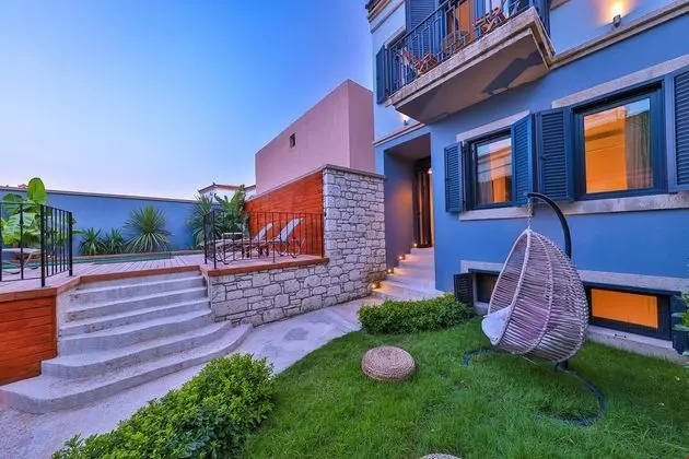 Pitoresk Otel