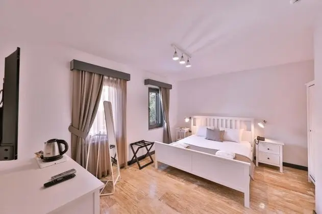 Pitoresk Otel