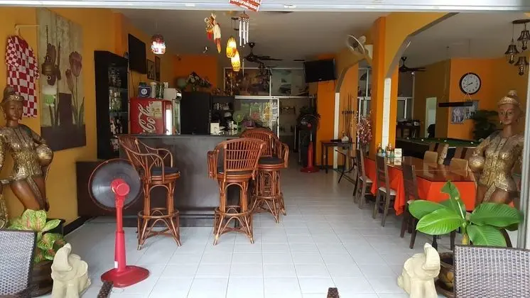 Pitstop Restaurant and Guesthouse - Lobi