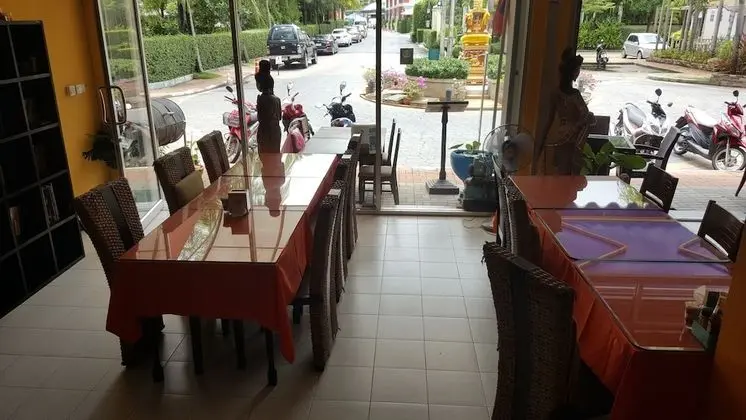 Pitstop Restaurant and Guesthouse - Yerinde Yemek