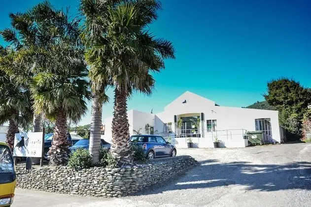 Piwaka Lodge and Backpackers - Dış Mekan