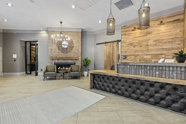 Placemakr Premier SoBro - Lobi