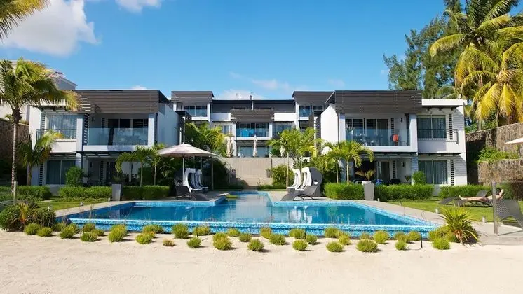 Plage Bleue Luxury Apartments - Havuz